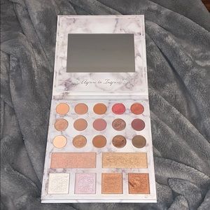 eyeshadow and highlighter palette
